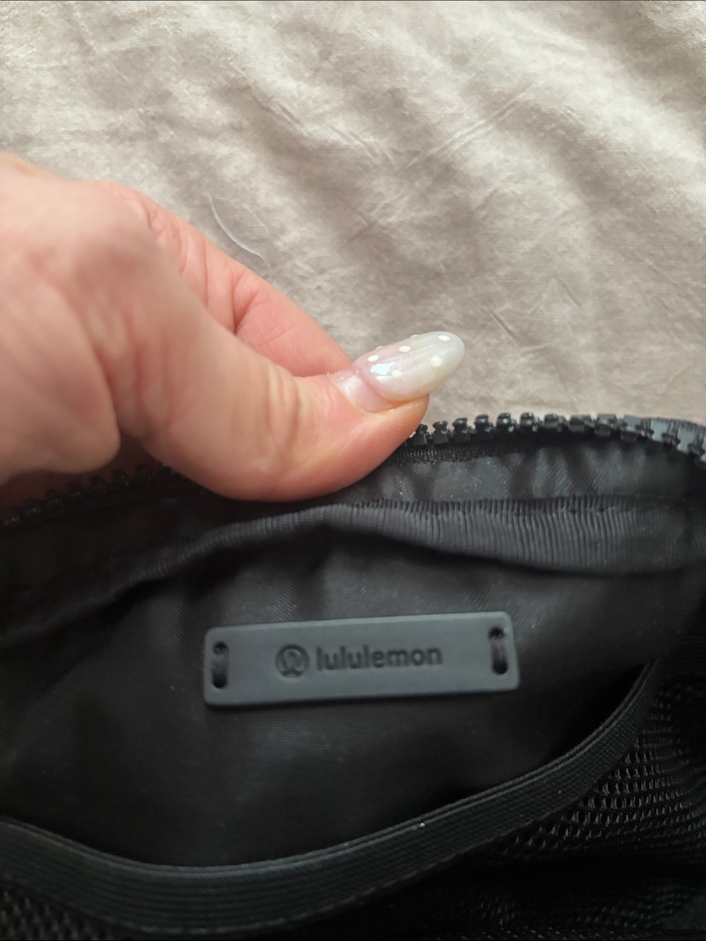 lululemon athletica Black Crossbody Sling Bag - Picture 2 of 5